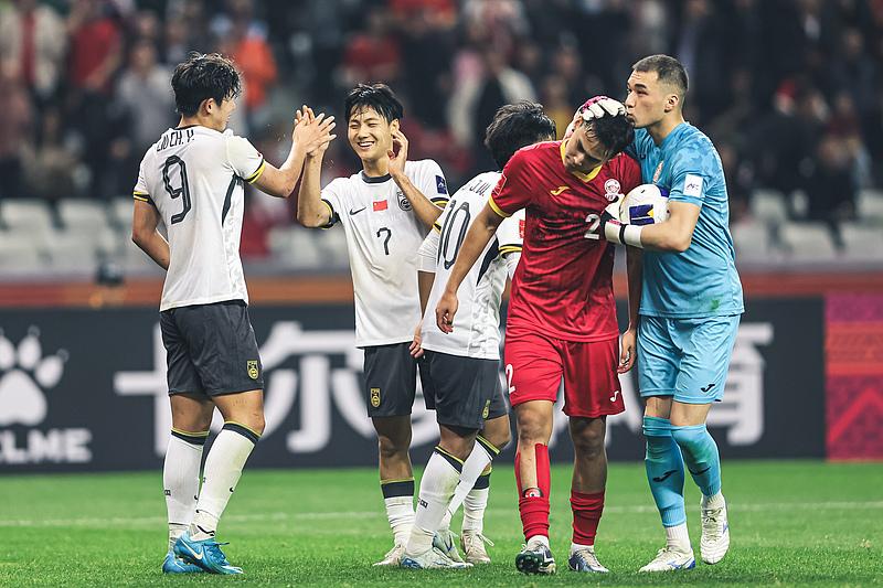 热血沸腾！足球比赛终极对决！的简单介绍